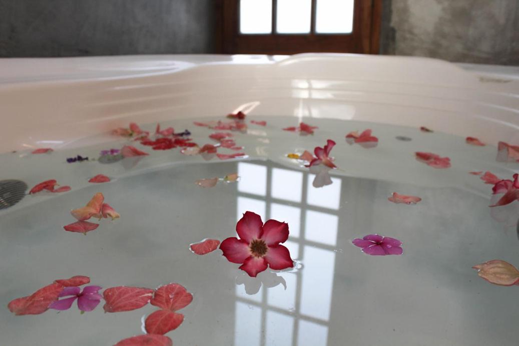Breathe Healing & Wellness Hotel Камбутал Екстериор снимка
