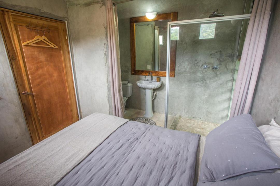 Breathe Healing & Wellness Hotel Камбутал Екстериор снимка